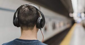 Can wearing headphones cause hair loss