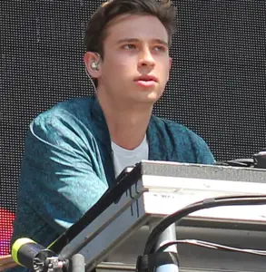What music genre is Flume?
