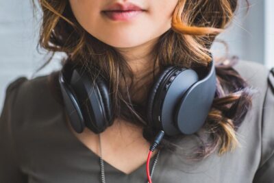Can wearing headphones cause hair loss